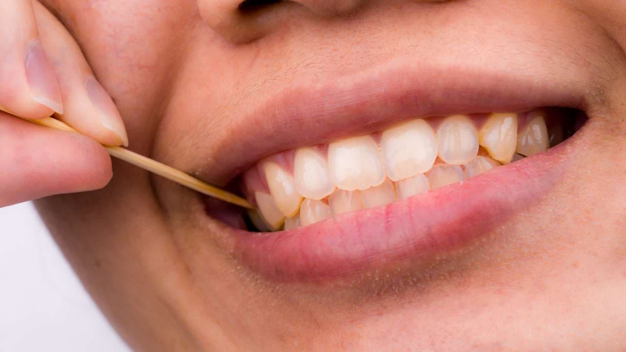 8 Bad Habits that can damage your teeth